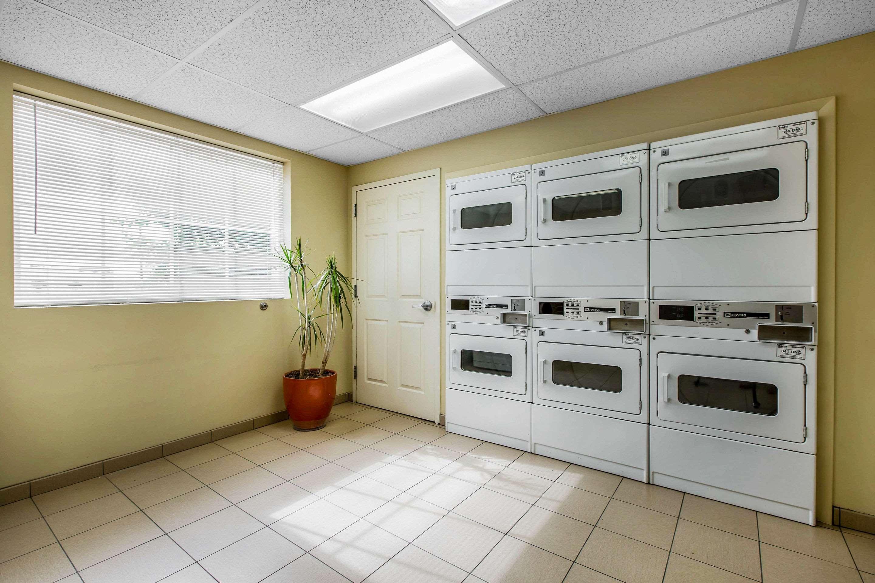 Suburban Studios Near Camp Lejeune Jacksonville Extérieur photo